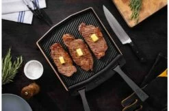 Ooni Dubbelzijdige Grizzlerplaat Met Afneembare Greep En Houten Bord 9 Ooni Dubbelzijdige Grizzlerplaat Met Afneembare Greep En Houten Bord -Keuken Grill Verkoop 2024 ooni dubbelzijdige grizzlerplaat met afneembare gr 3